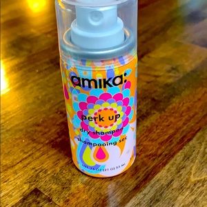 Amika dry shampoo